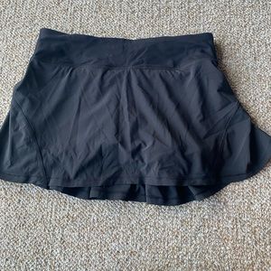 Lululemon pleated skirt size 6 black